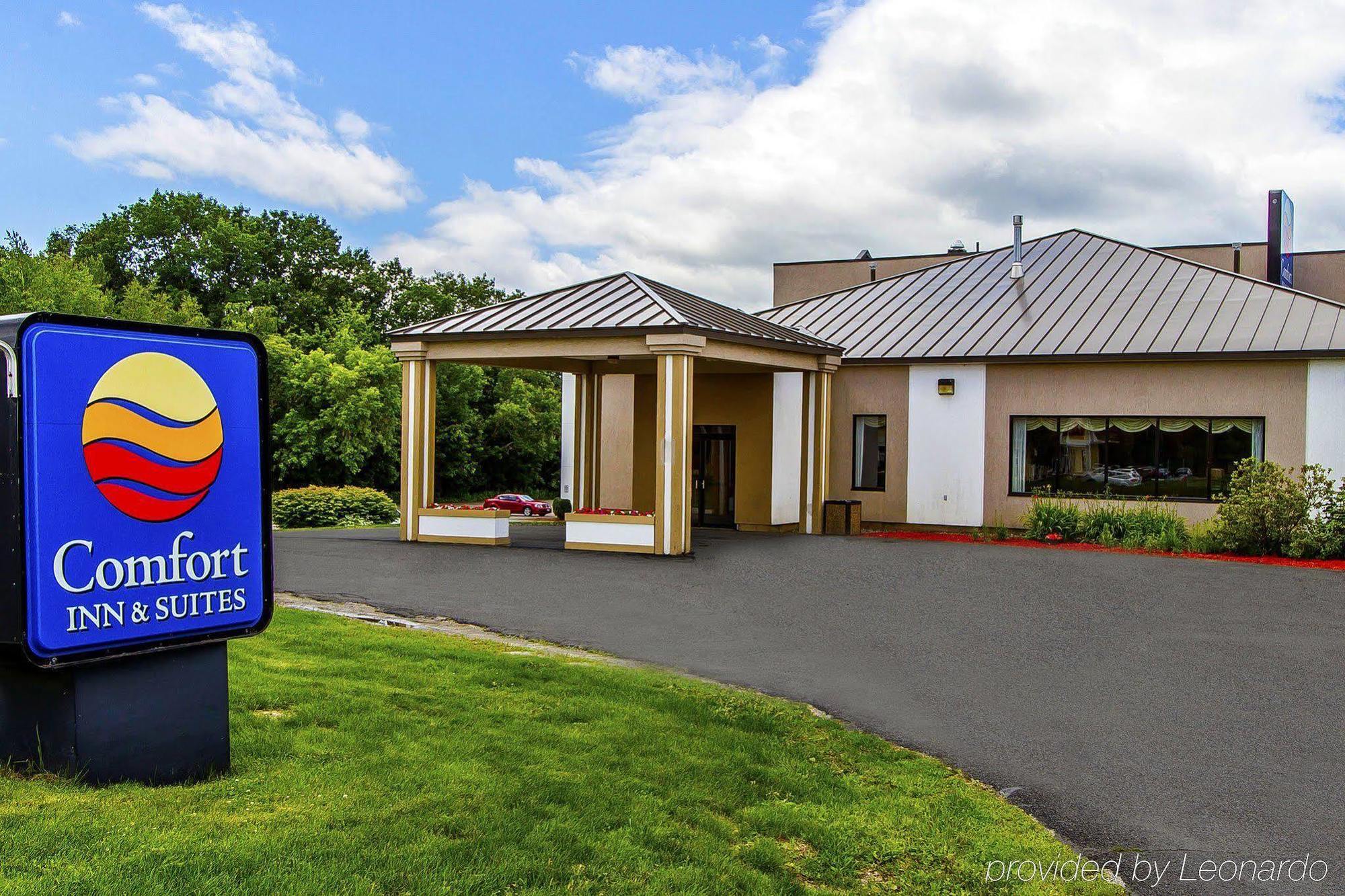 Holiday Inn Express & Suites Waterville - North, An Ihg Hotel Exterior photo